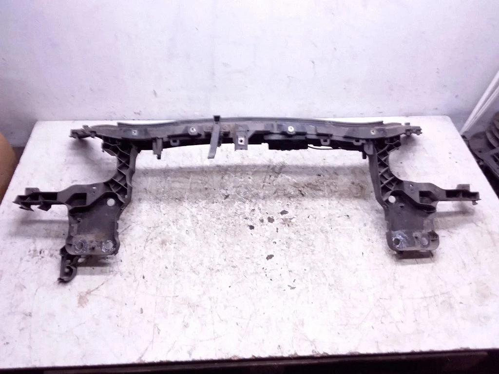 Radiaatori tugipaneel – Renault Scenic II - Grand scenic II (2006-2009)