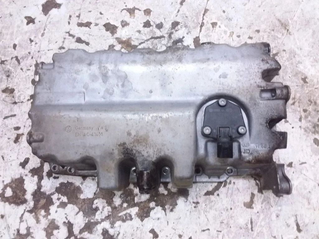 Oil sump – Volkswagen Passat B5.5 (2001-2005)