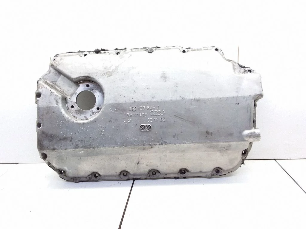Oil sump – Volkswagen Passat B5.5 (2001-2005)