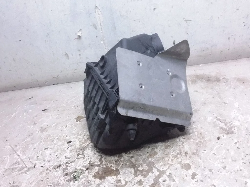 Air filter box – Audi A4 S4 B7 8E 8H (2005-2008)