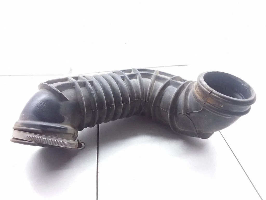Air intake hose/pipe – Ford Focus (1998-2004)