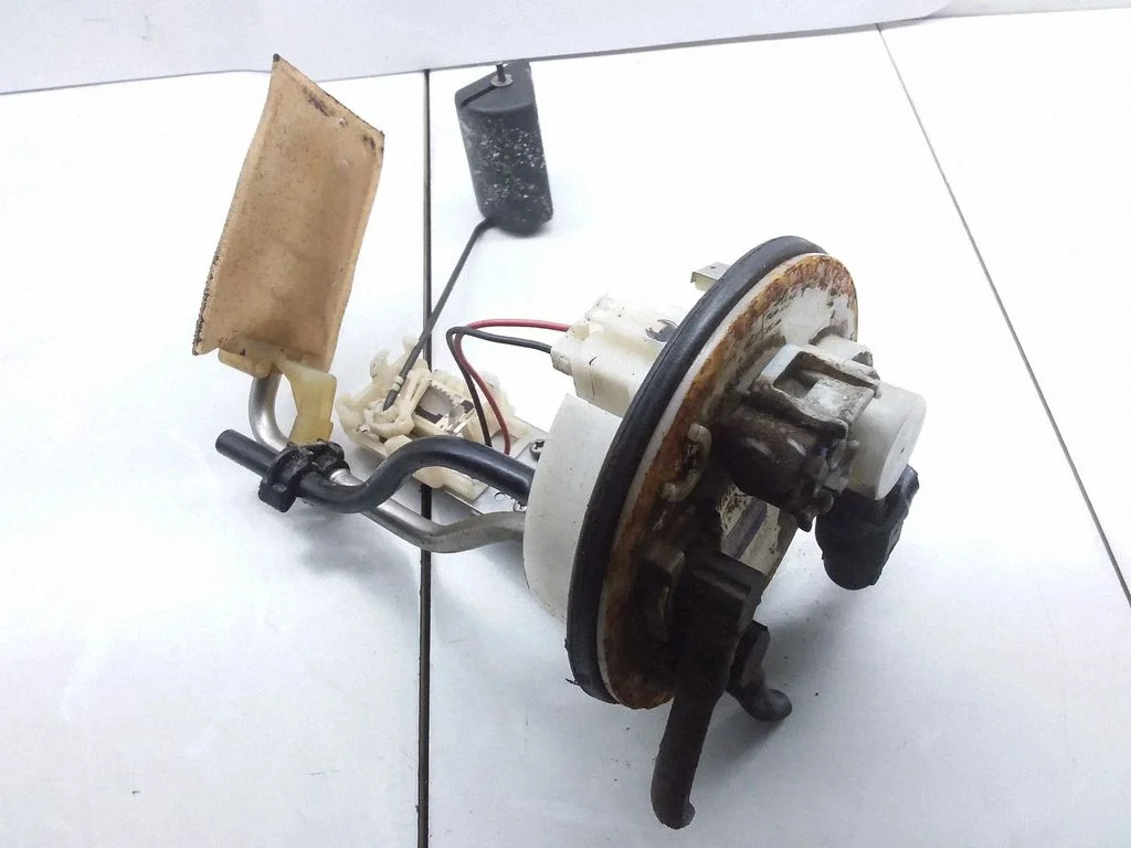 Fuel level sensor – Toyota Corolla Verso E121 (2001-2004)
