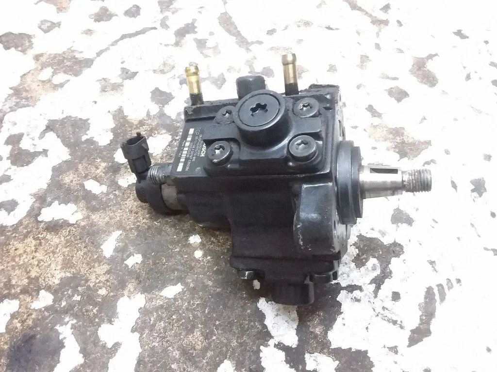 Fuel injection high pressure pump – Opel Vectra C (2002-2005)
