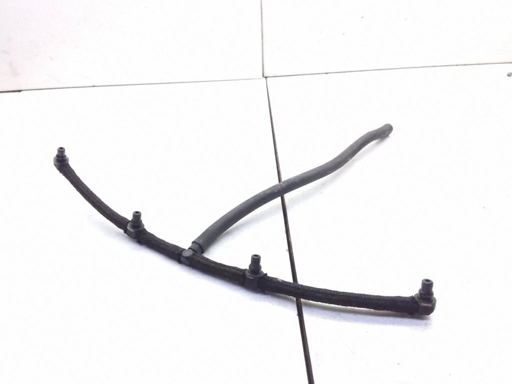 Fuel injector supply line/pipe – Opel Astra H (2004-2012)