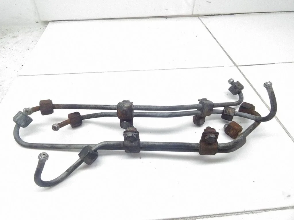 Fuel injector supply line/pipe – Ford Focus (1998-2004)