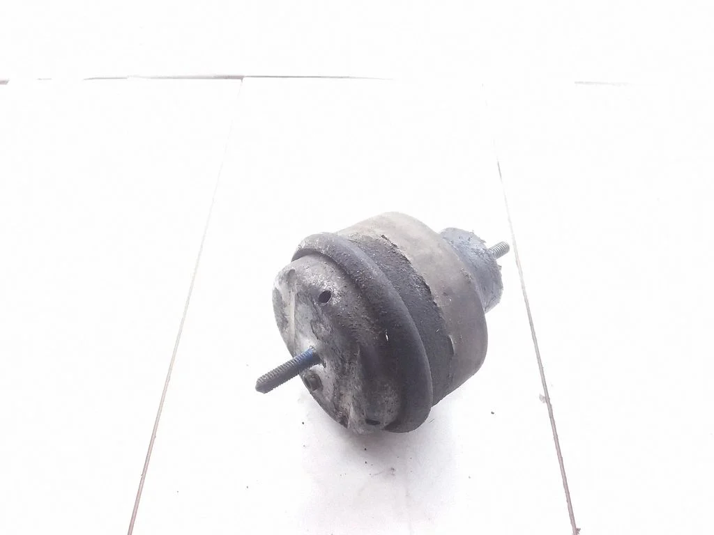 Dzinēja spilvens – Audi A4 S4 B5 8D (1994-1999)