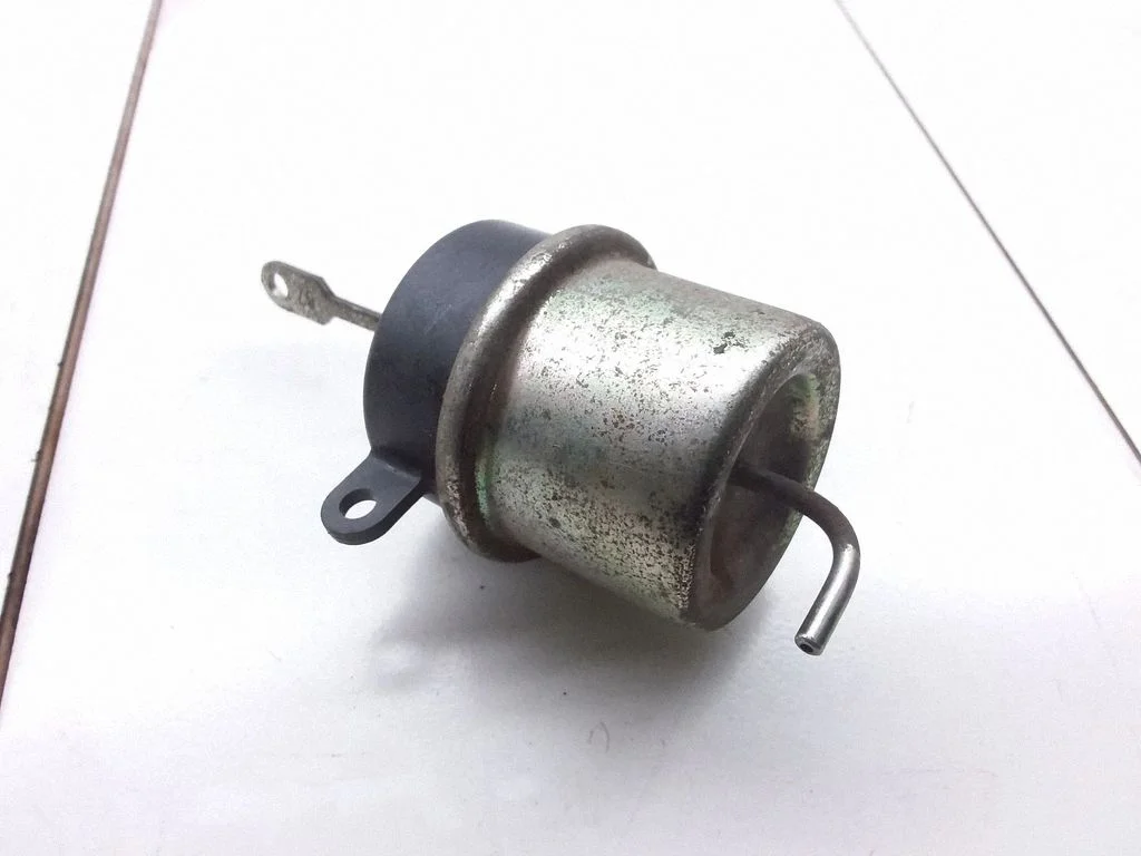Engine mount vacuum valve – Ford Galaxy (1995-2000)