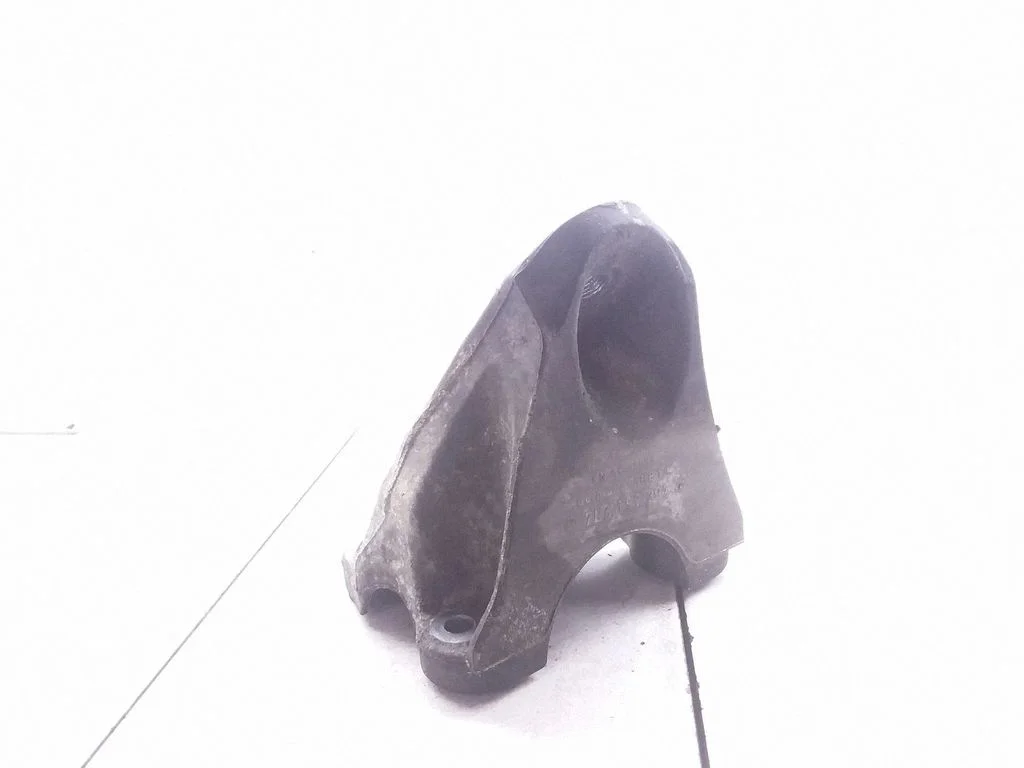 Engine mounting bracket 7L6199307A