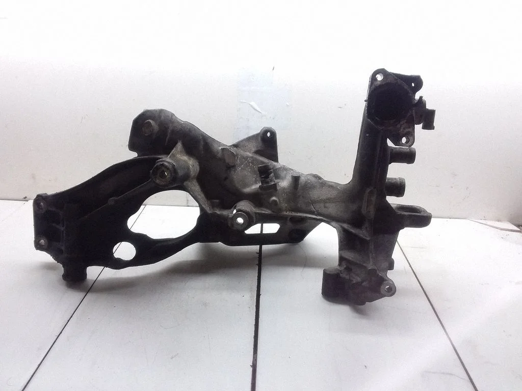 Engine mounting bracket A6512011309