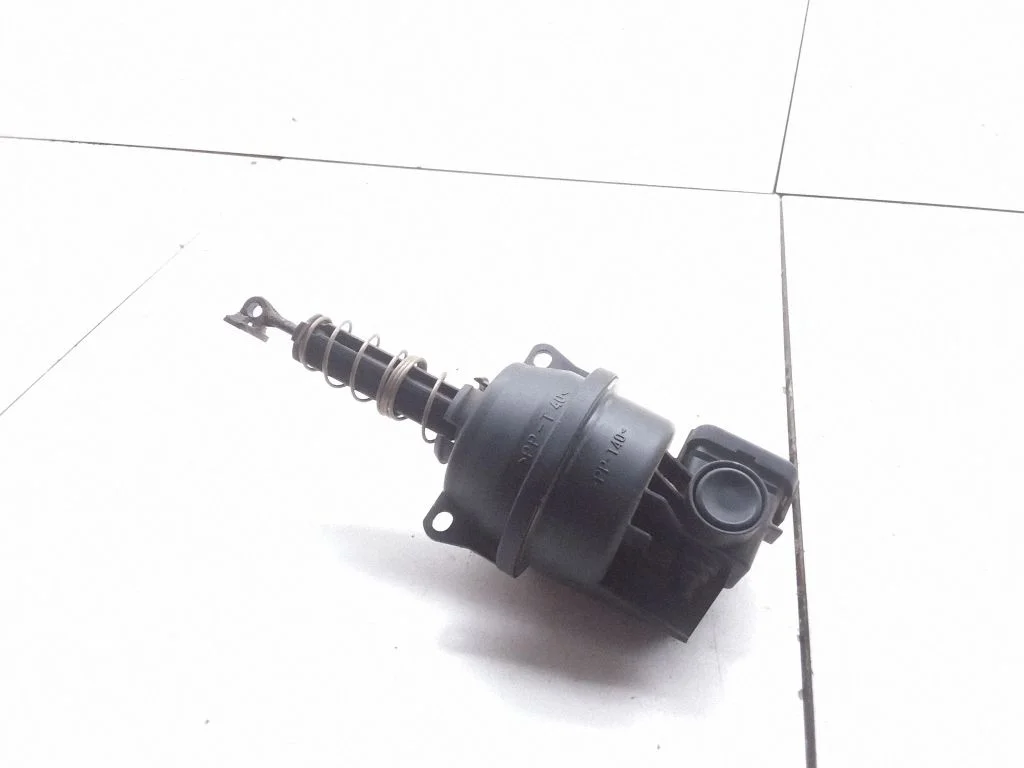 Engine mount vacuum valve – Mercedes-Benz Sprinter W901 W902 W903 W904 (1995-2007)