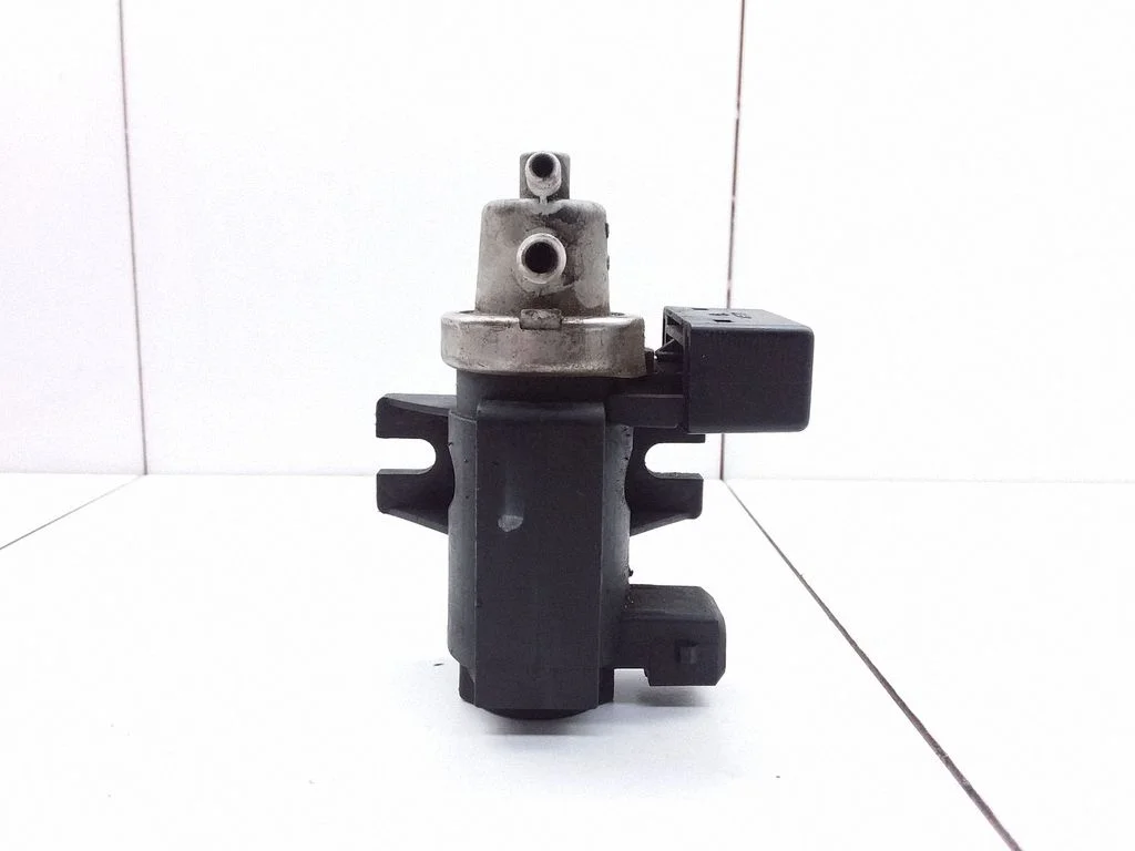 Engine mount vacuum valve – Opel Meriva A (2003-2010)