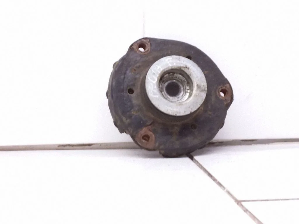 Front coil spring rubber mount – Skoda Fabia Mk2 (5J) (2007-2014)