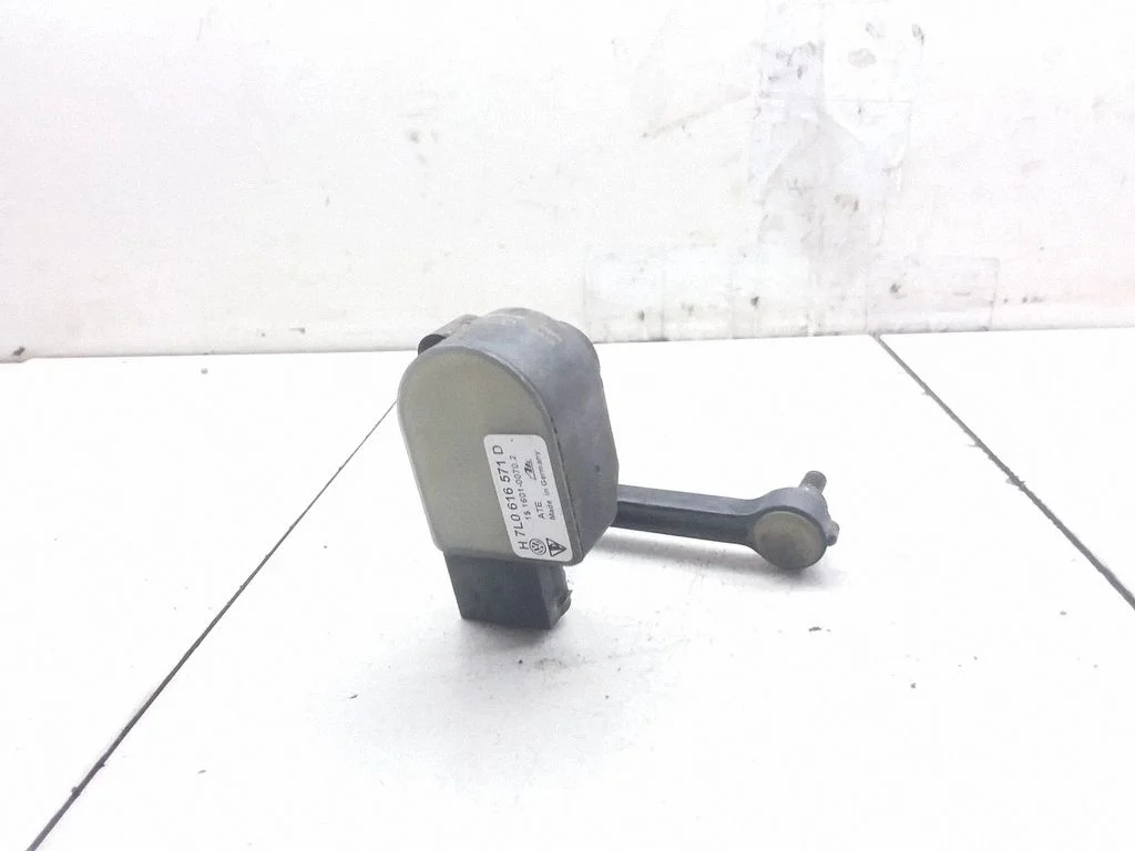 Headlight/headlamp level sensor – Volkswagen Touareg I (2002-2010)