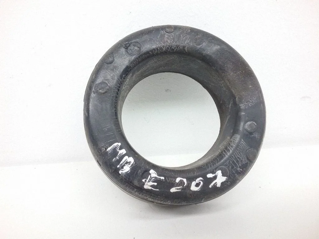 Rear coil spring rubber mount – Mercedes-Benz E-Class C207 W207 (2009-2017)
