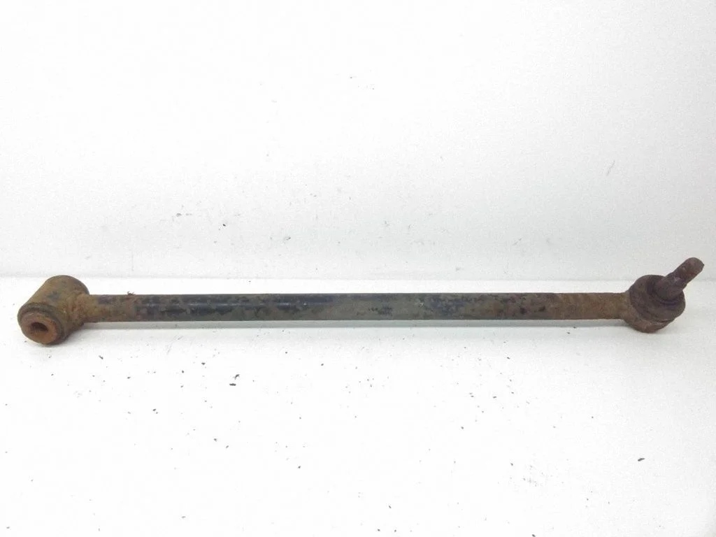 Rear control arm – left