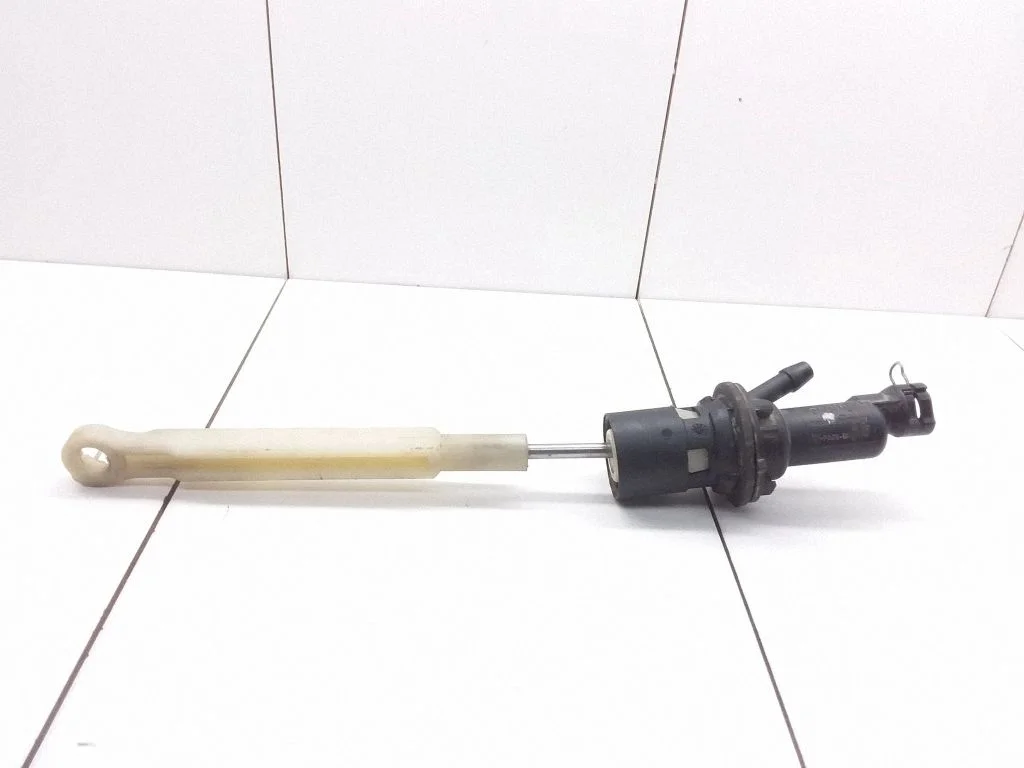 Clutch slave cylinder – Peugeot 307 (2005-2008)