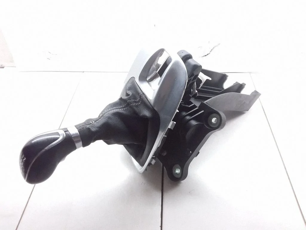 Gear selector mechanism 8126300250