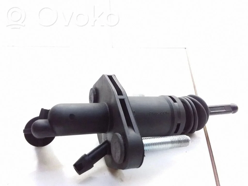 Clutch master cylinder – Opel Vectra C (2002-2005)