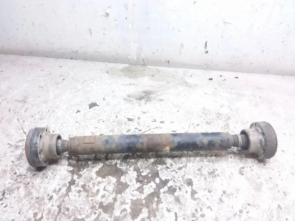 Wał napędowy przedni – Volkswagen Touareg I (2002-2010)