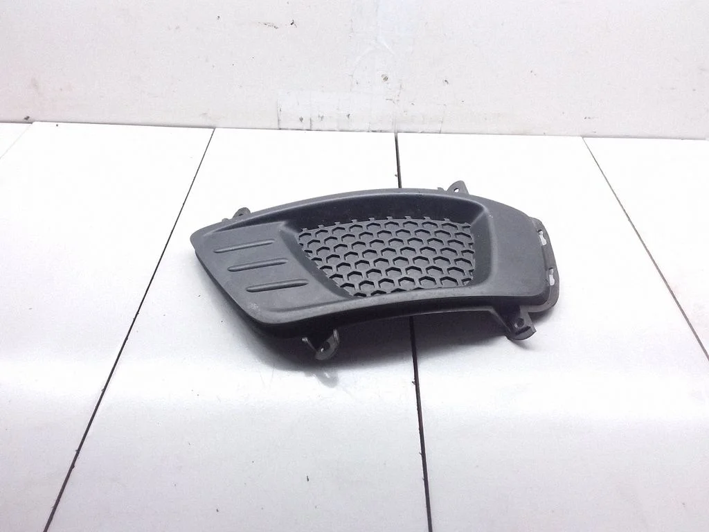 Front bumper lower grill 865171D050