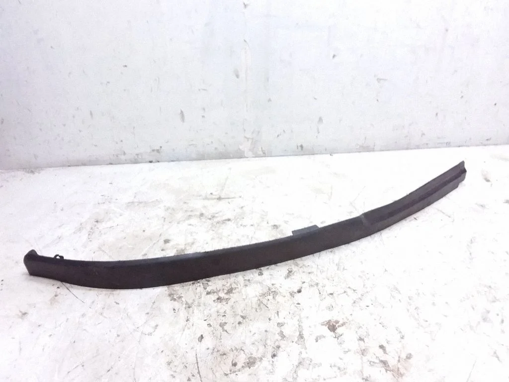 Front bumper lip 13121998