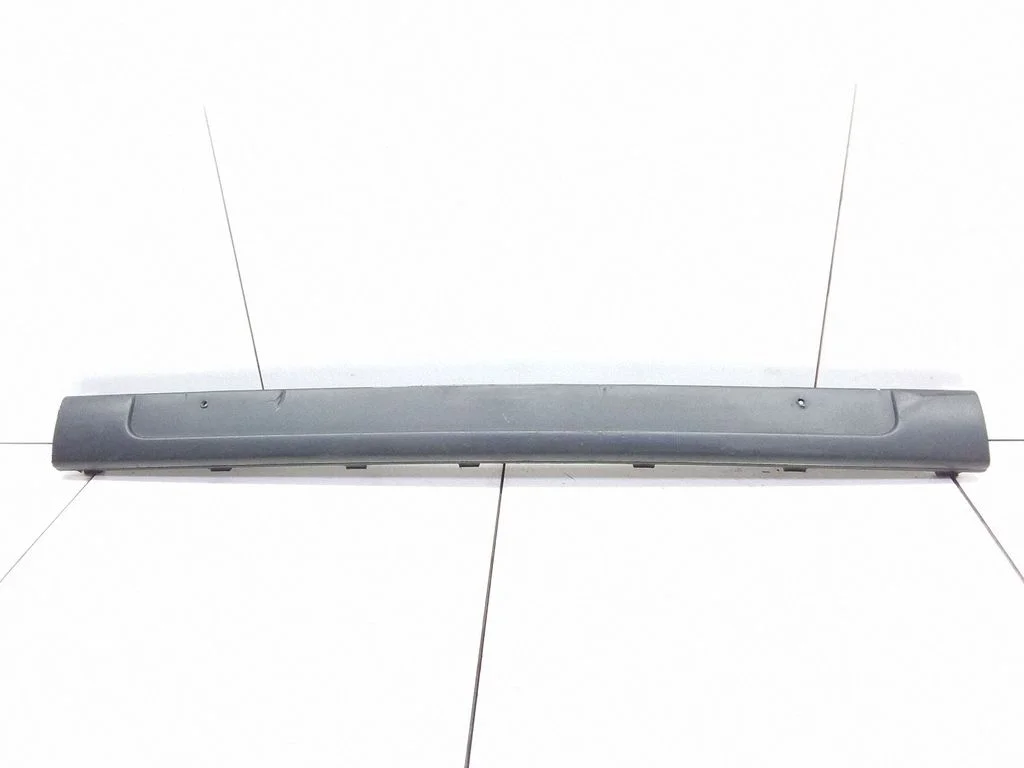 Front bumper splitter molding 7M3807719