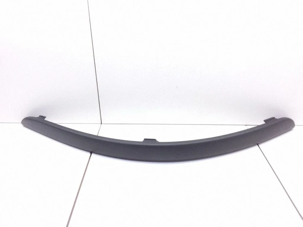 Esistange iluliist – Ford Focus (1998-2004)