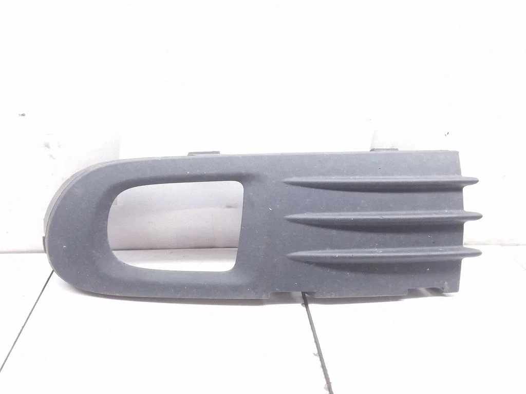 Kratka / ramka halogenu – Volvo V50 (2004-2007)