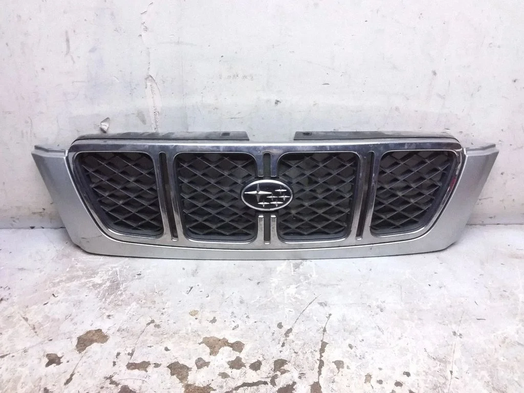 Front bumper upper radiator grill – Subaru Forester SF (2000-2003)