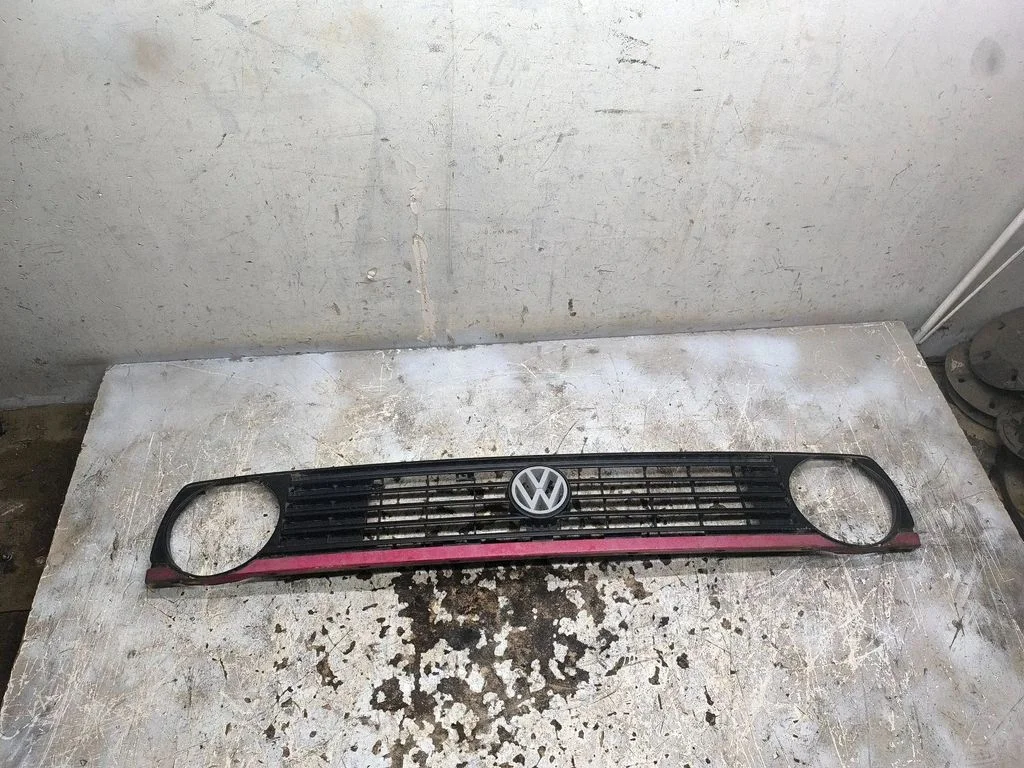 Front bumper upper radiator grill – Volkswagen Golf II (1984-1991)