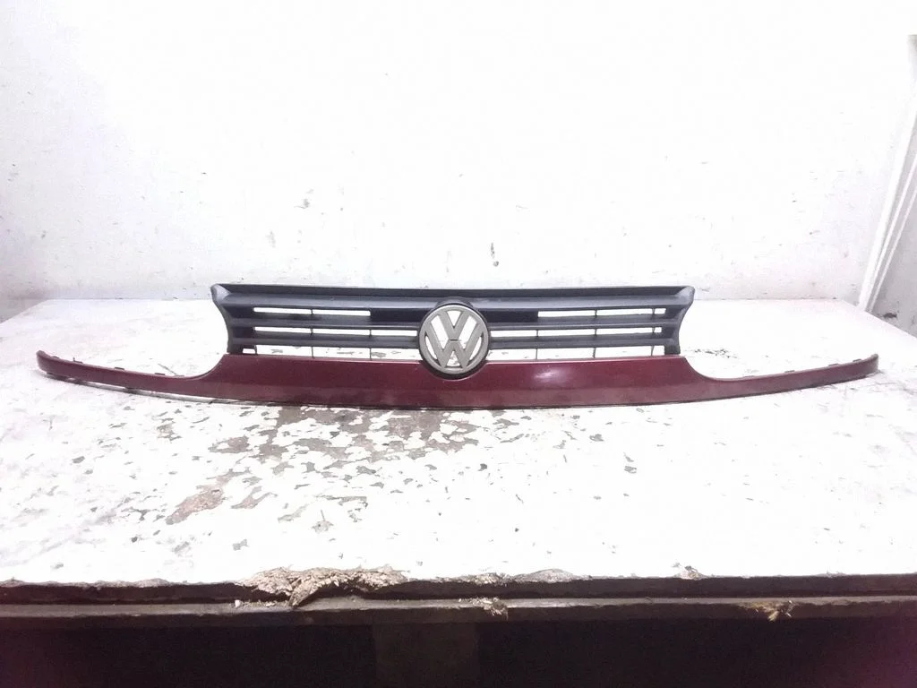 Front bumper upper radiator grill – Volkswagen Golf III (1992-1997)
