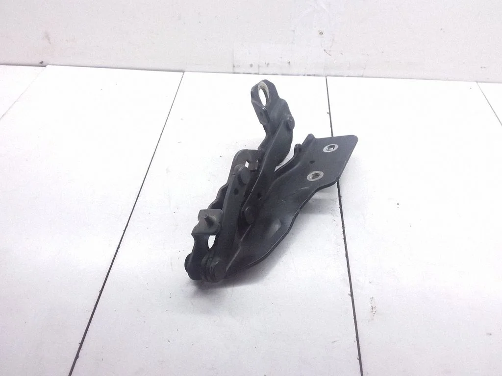 Engine bonnet/hood hinges 320AC