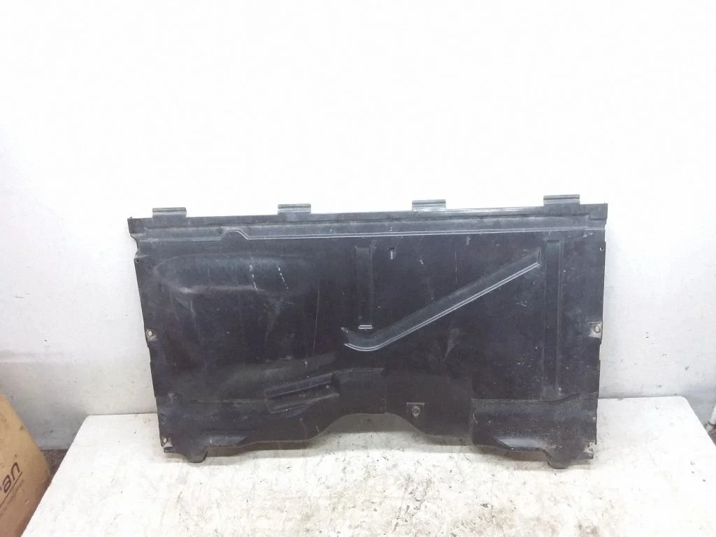 Center/middle under tray cover 0000975