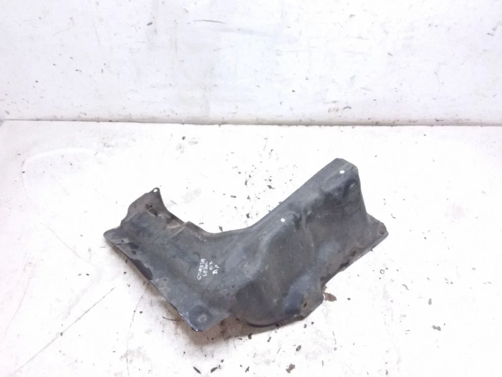 Engine splash shield/under tray – Toyota Corolla Verso E121 (2001-2004)