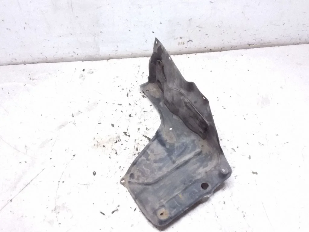 Engine splash shield/under tray – Toyota Corolla Verso E121 (2001-2004)