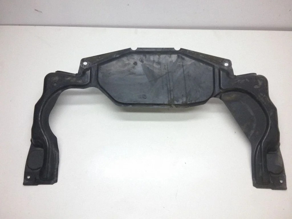 Engine splash shield/under tray A203524330