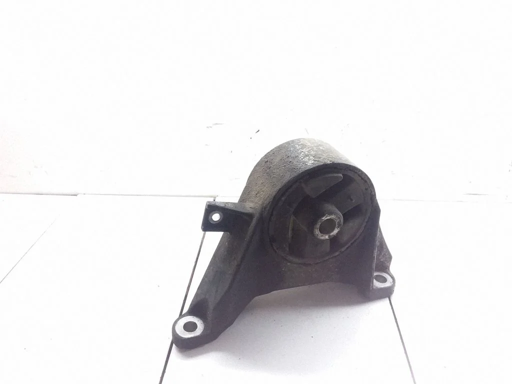 Gearbox mount 21031133