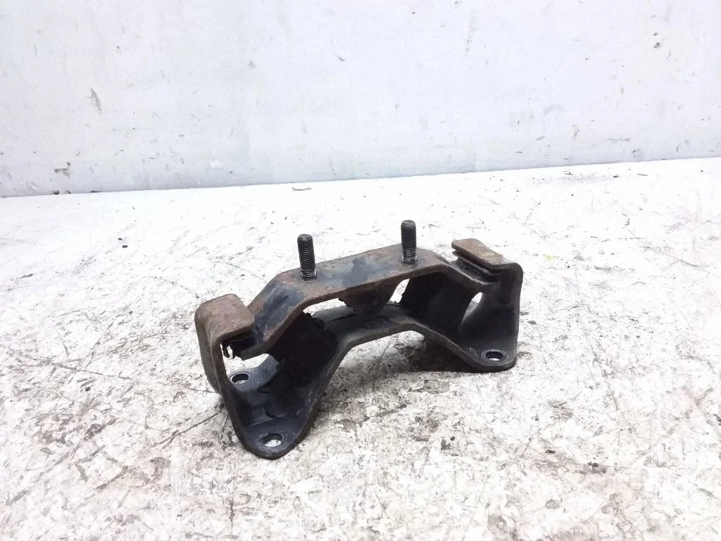 Gearbox mount – Subaru Legacy (2007-2009)