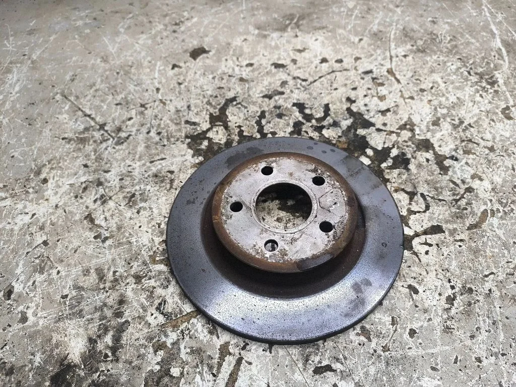 Rear brake disc – right