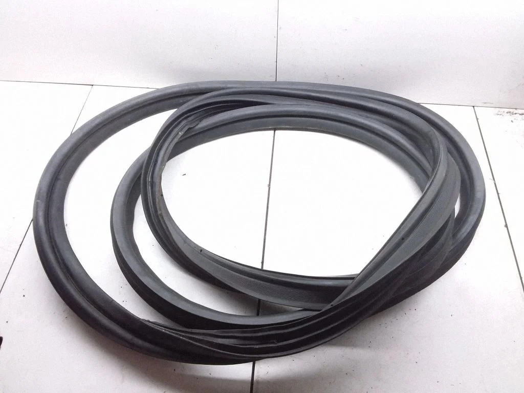 Loading door rubber seal (on body)