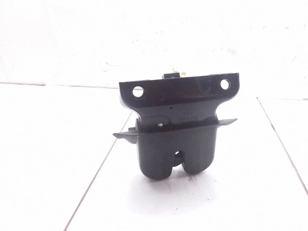 Tailgate/trunk/boot lock/catch/latch – Audi A4 S4 B5 8D (1994-1999)