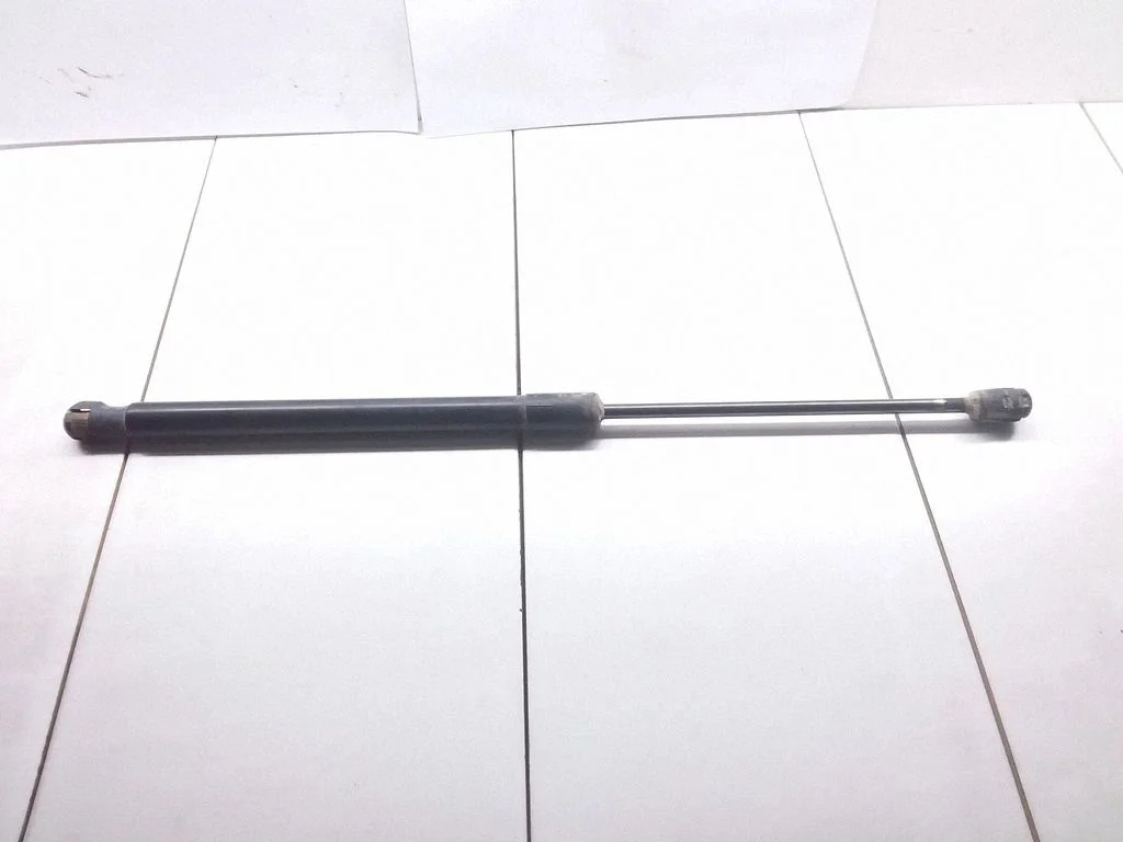 Aizmugurējā vāka amortizators – Opel Astra H (2004-2012)