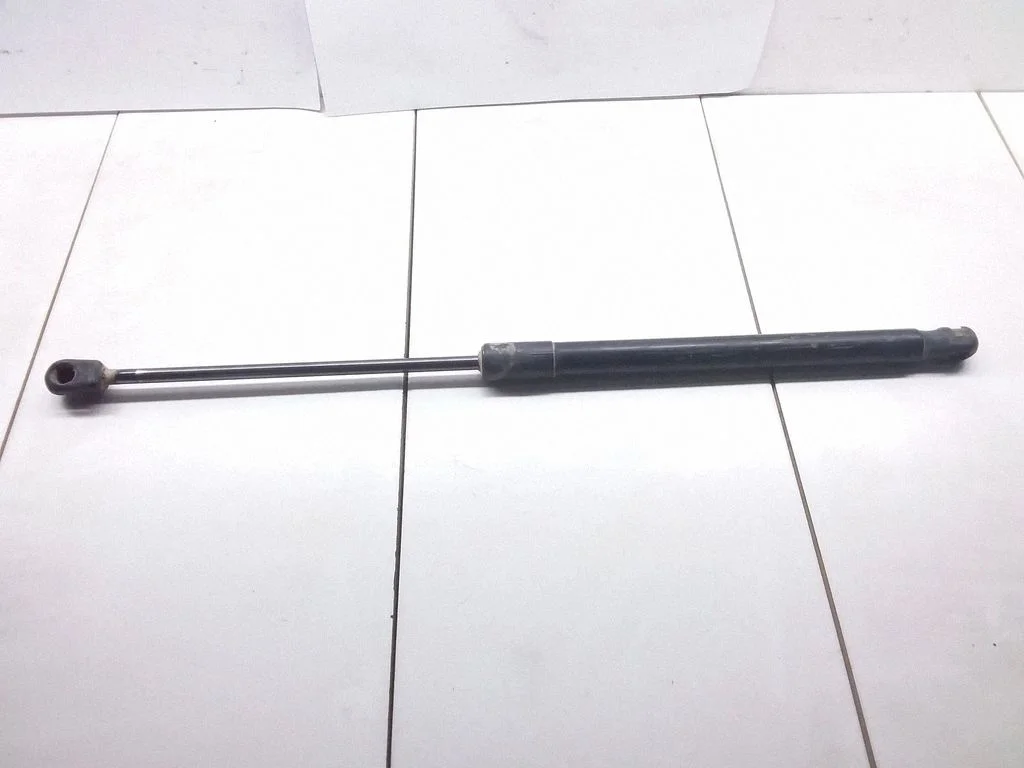 Aizmugurējā vāka amortizators – Opel Astra H (2004-2012)