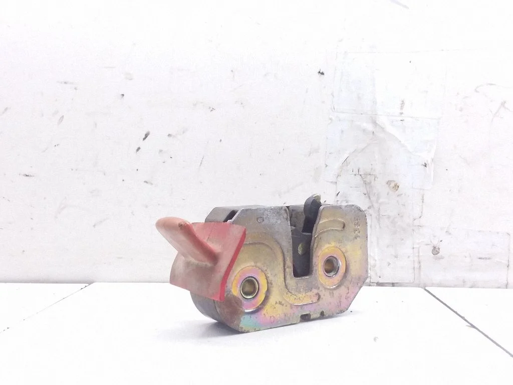 Tailgate window lock/catch/latch 1389
