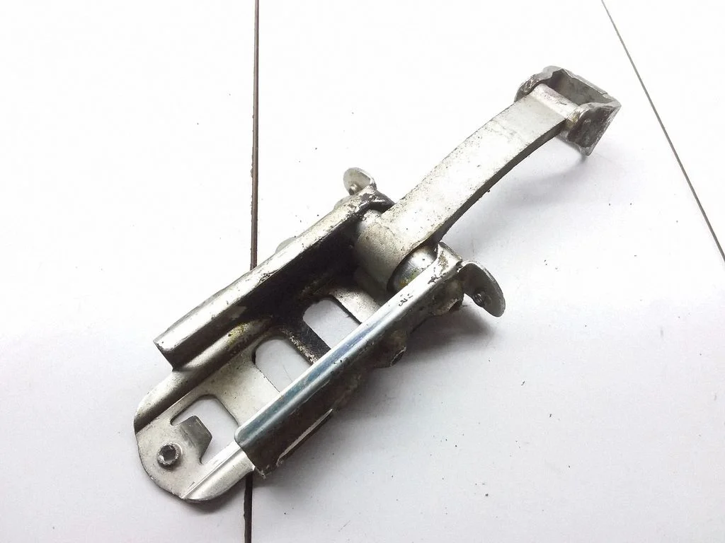 Front door check strap stopper – Mercedes-Benz Sprinter W906 (2006-2018)