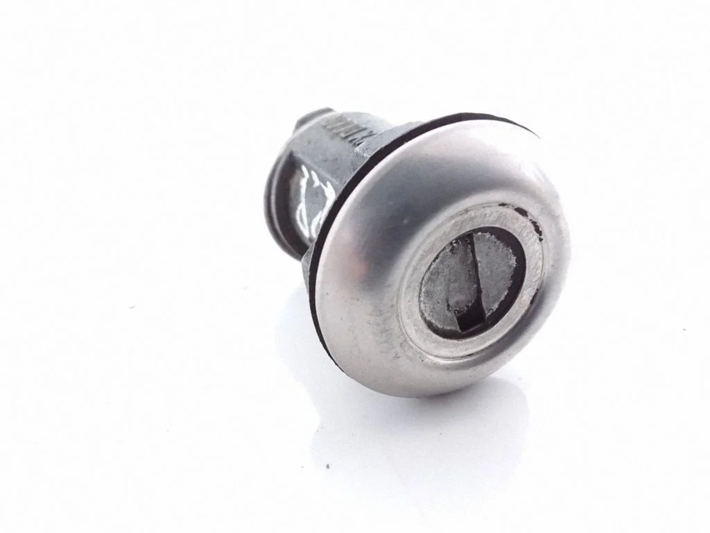 Front door lock (next to the handle) – Hyundai Atos Prime (1999-2016)