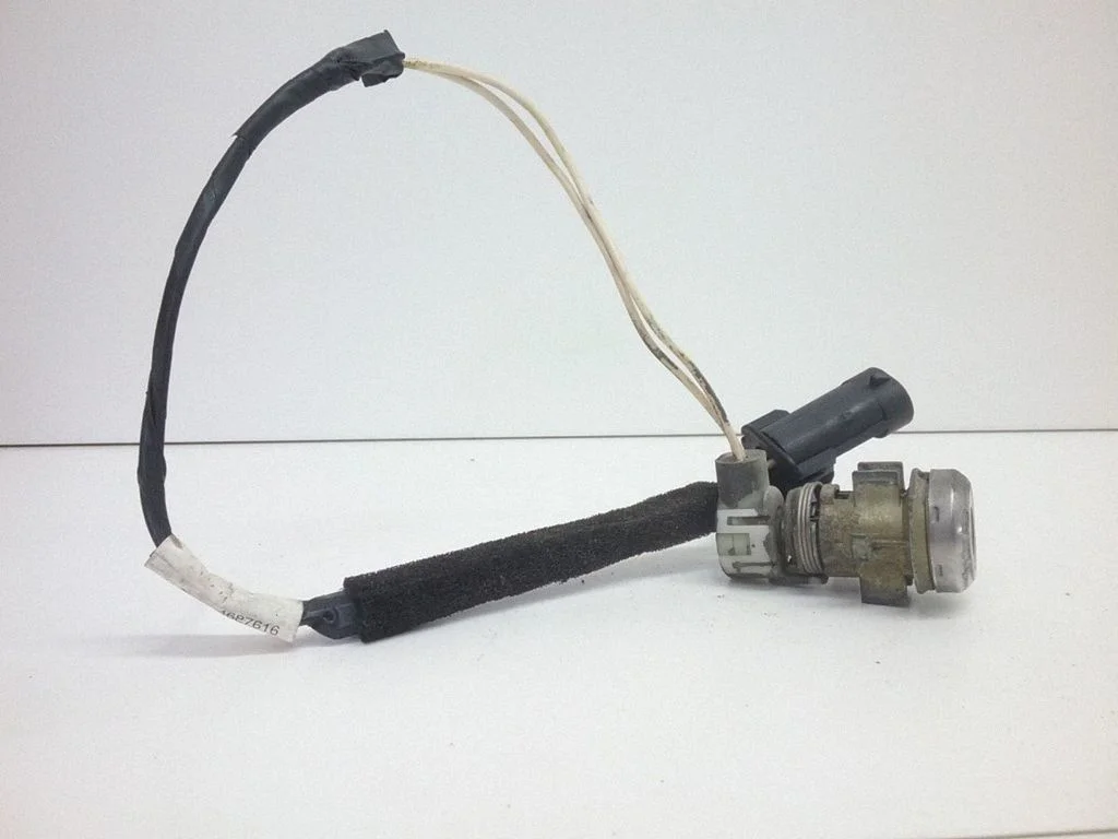 Front door lock (next to the handle) – Chrysler Grand Voyager III (1995-2000)
