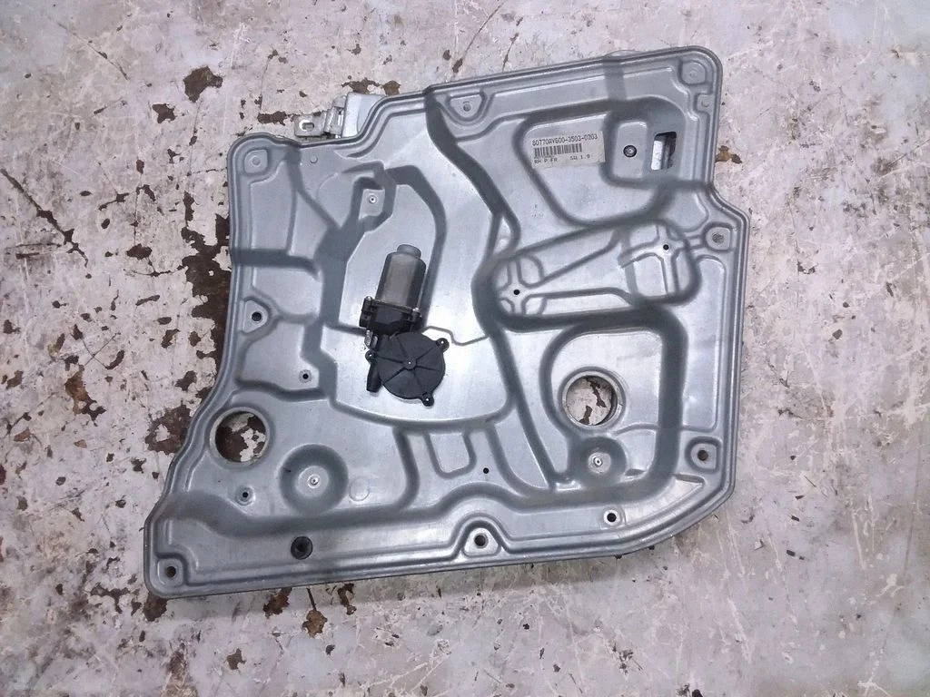 Priekšējā el. loga pacēlāja mehānisma komplekts – Nissan Primera (2002-2007)