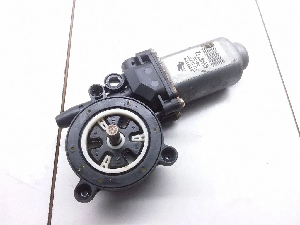 Front door window regulator motor – Renault Scenic I (1996-2003)