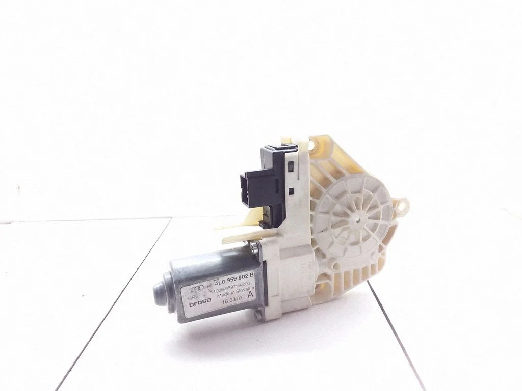Front door window regulator motor 4L0959802B